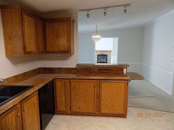 5th image of 52 Parkside Cir