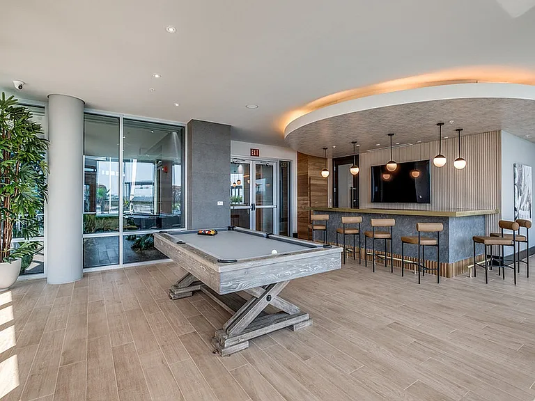 1400 HiLine Game Room