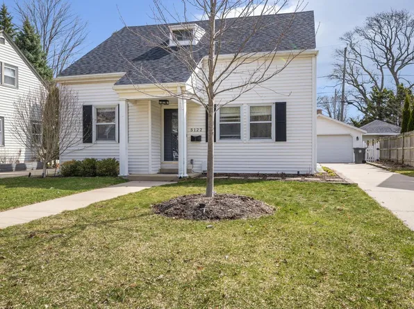 5122 North Diversey BOULEVARD, Whitefish Bay, WI 53217