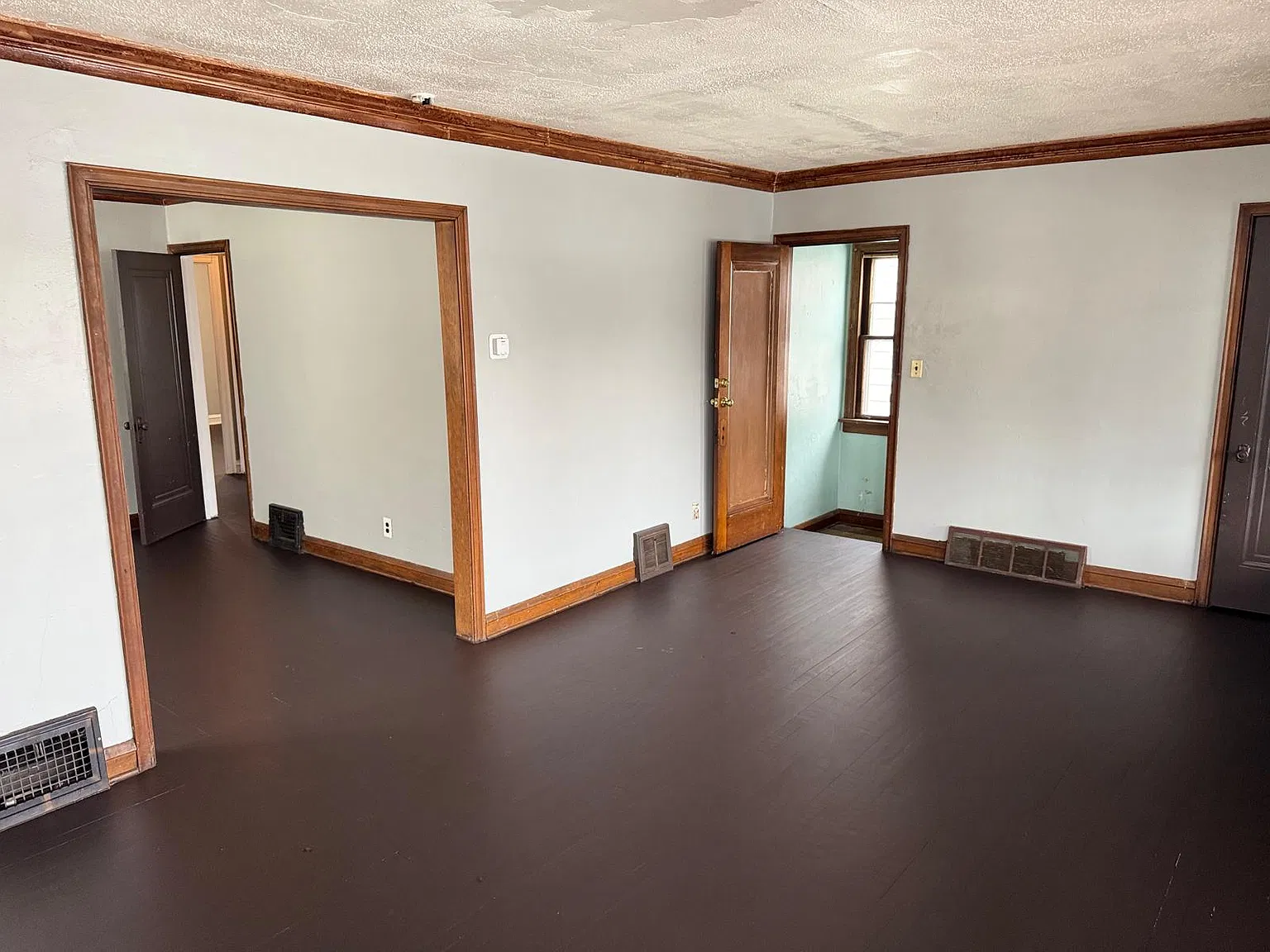 1758 Catalpa Rd — Photo 3