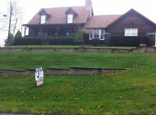 631 N Walnut St, East Palestine, OH