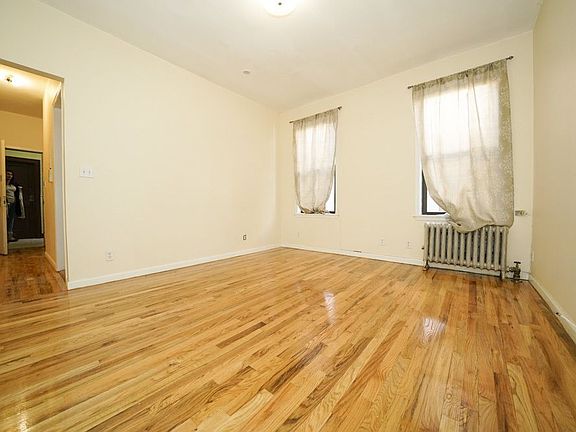 2nd image of 3051 34th St APT 3R