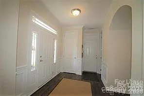 10517 Donahue Dr — Photo 3