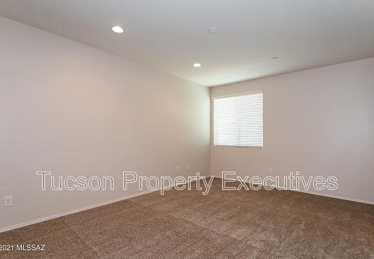 2442 E Emerald Moon Dr #1 — Photo 25