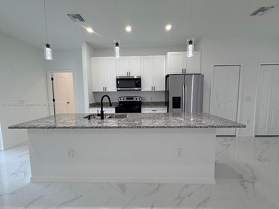 4th image of 2706 72nd St W #2706