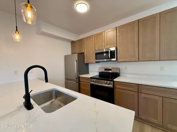 3685 N Torrey Pine Ln, Coeur D Alene, ID 83815