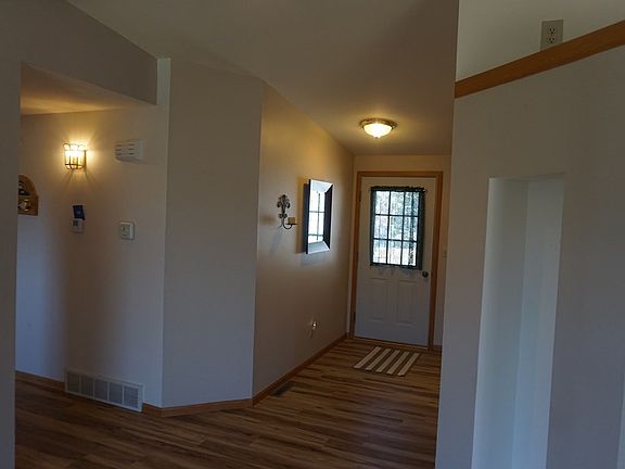 4th image of 372 N 18th Ave