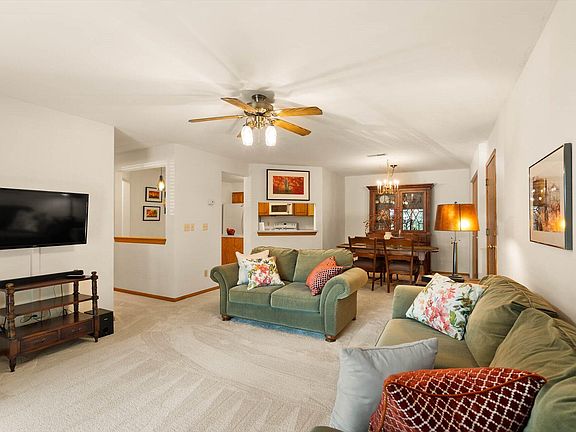 4th image of 372 Park Hill Dr Unit A