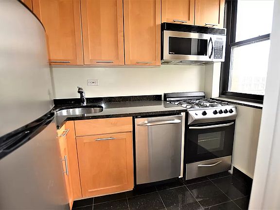 4th image of 166 2nd Ave APT 15C