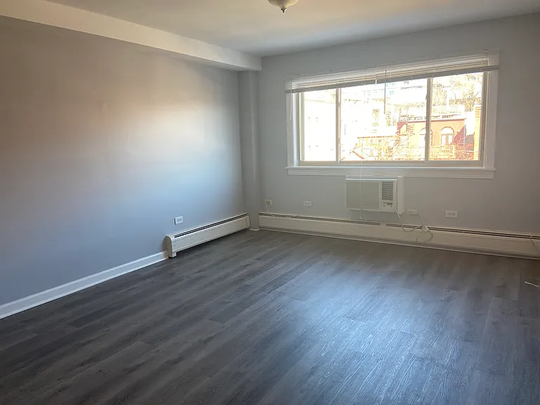 900 W Fullerton Ave #4B — Photo 2