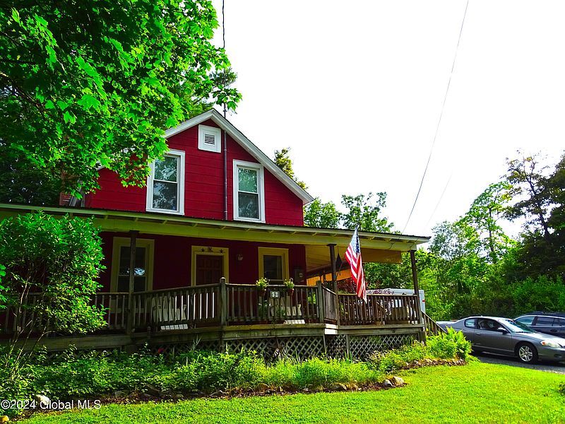 4th image of 9 Cottage Street