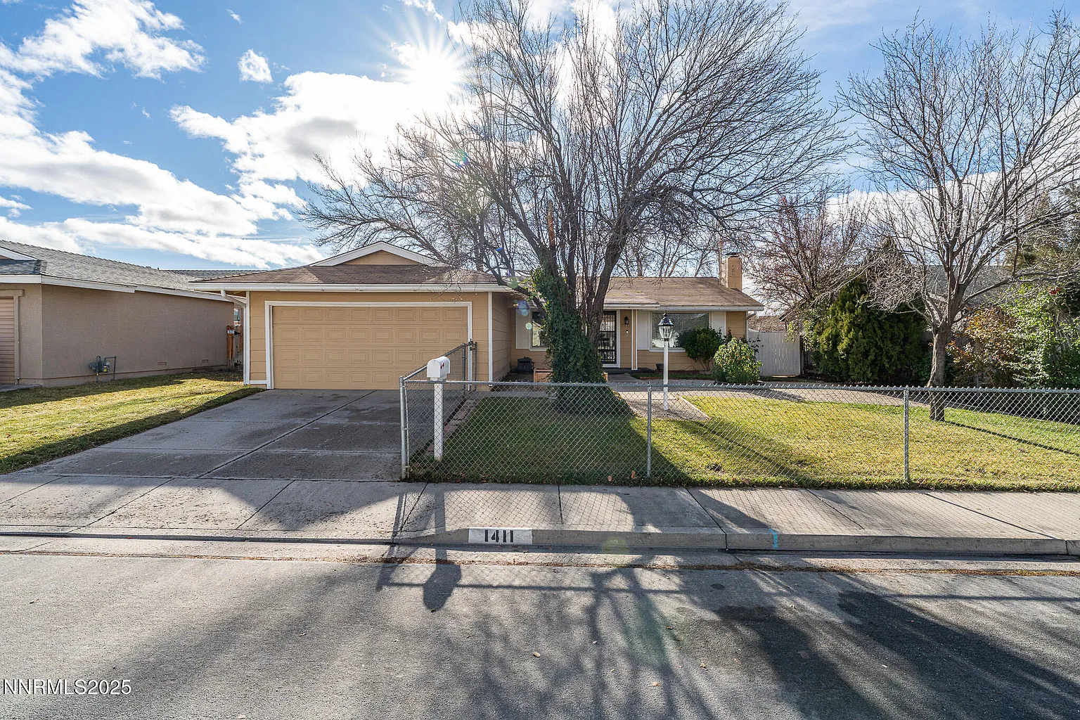 1411 Shady Oak Dr photo 1