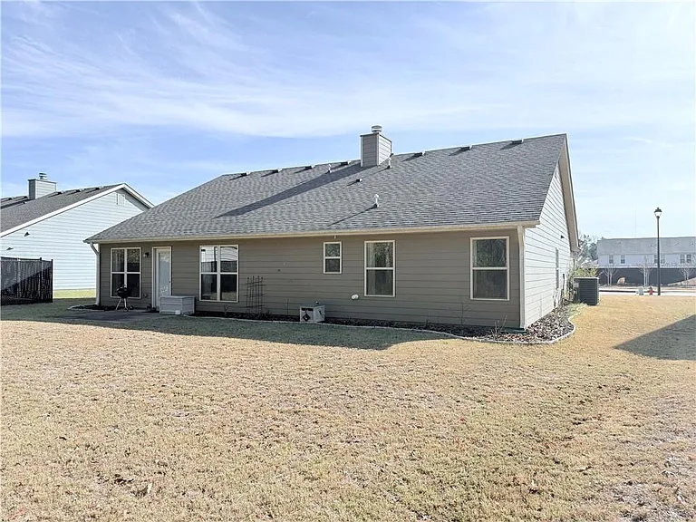 138 Livingston Ct — Photo 25