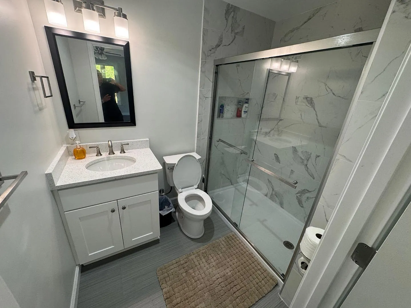 948 Hollywood Dr - Rm 5 — Photo 3