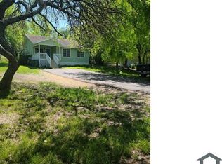 530 Yucca St #B, San Antonio, TX 78220