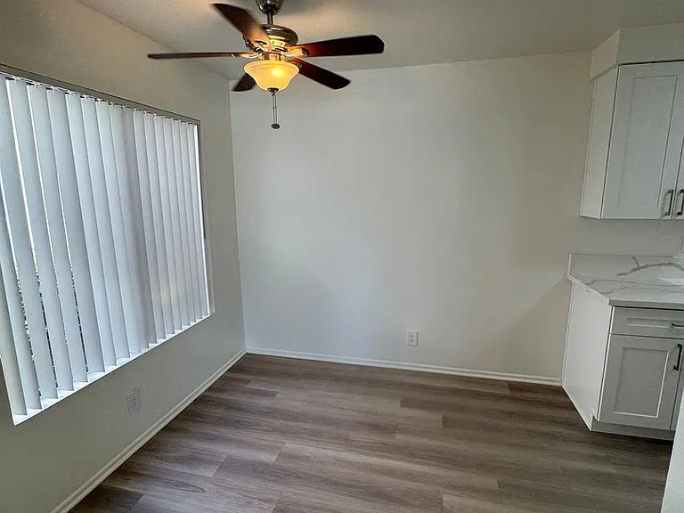 231 W Palmyra Ave — Photo 7