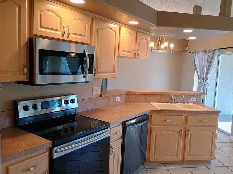 11624 Linden Dr — Photo 8
