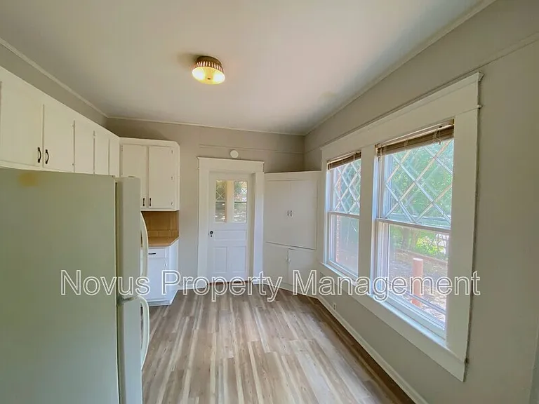 319 College St #A — Photo 7