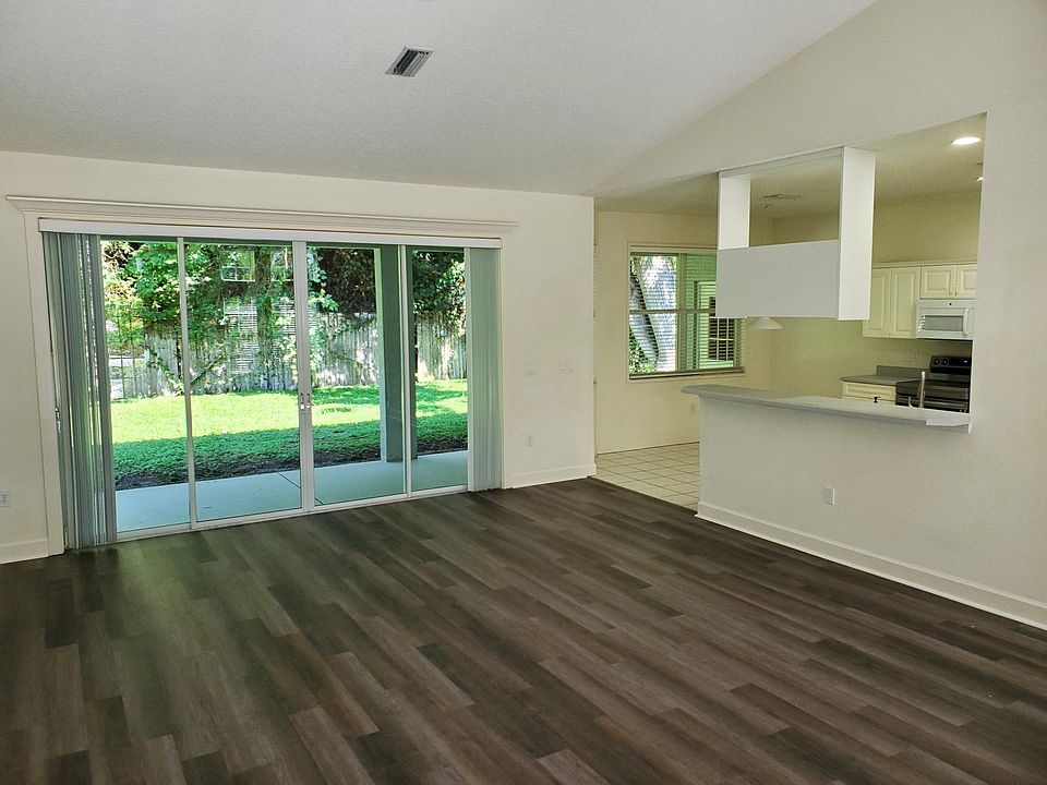 1st image of 105 Shady Pkwy