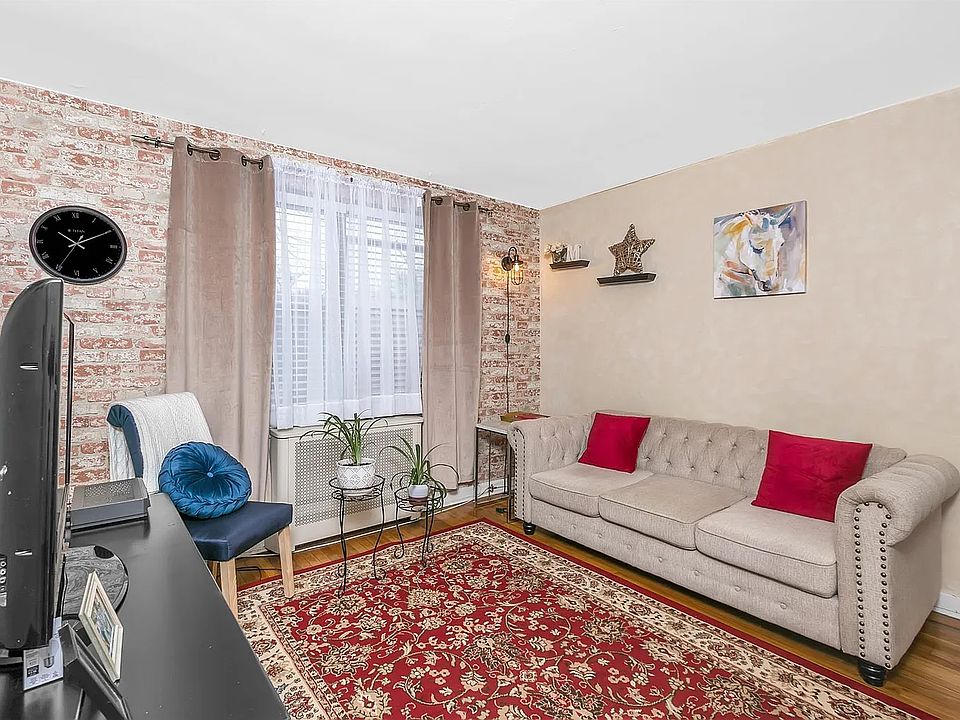 1st image of 52-30 65th Pl APT 3C