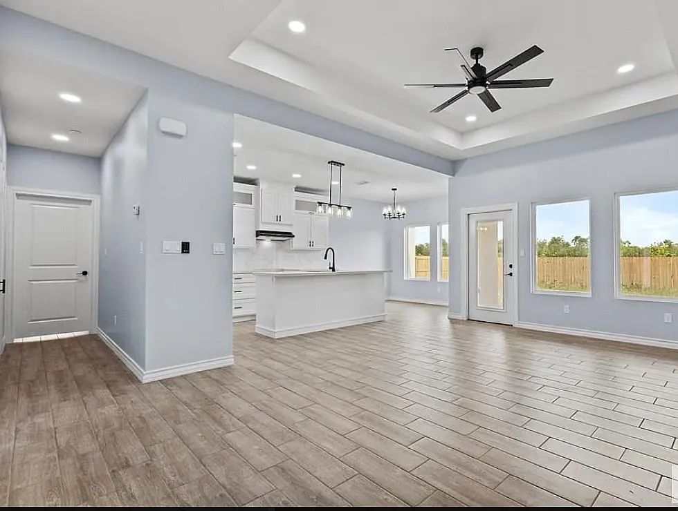 304 Faith Dr — Photo 3