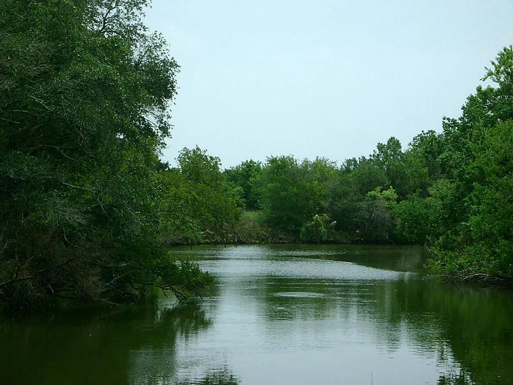 Highway 6, Hitchcock — Photo 2