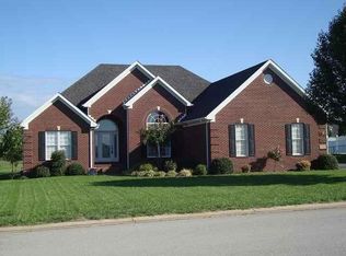 704 Summerlin Dr, Bowling Green, KY 42104
