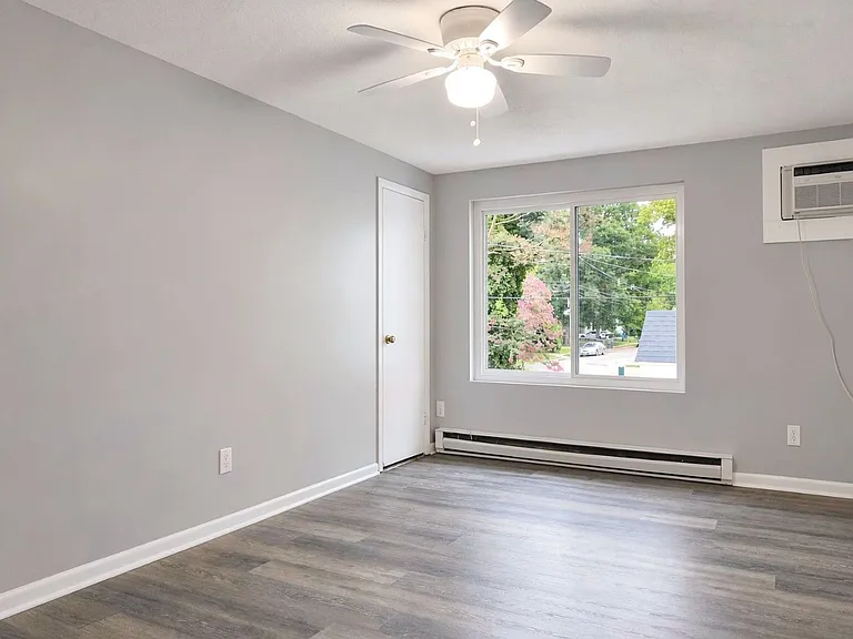 6249 Alexander St #D — Photo 6