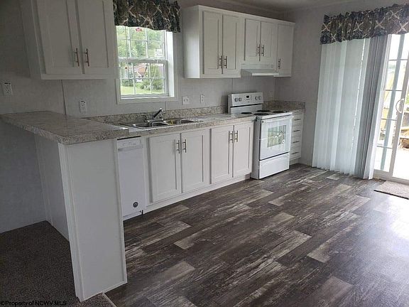 2nd image of 124 Joni Kay Blvd