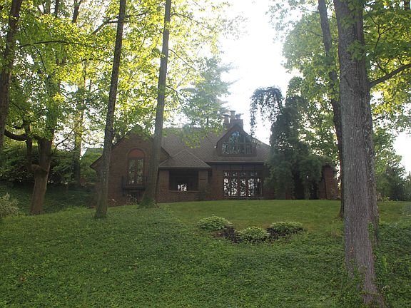2nd image of 1113 Park Dr