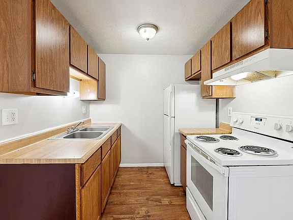4th image of 3204-3206 Mozart Ave #3