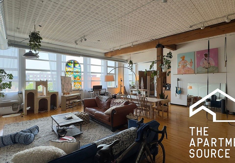 1st image of 2416 W North Ave #4