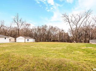 723 N Sunset Dr, Peoria, IL