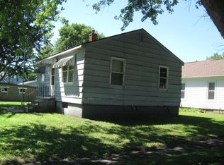 711 E 5th St, Tama, IA 52339