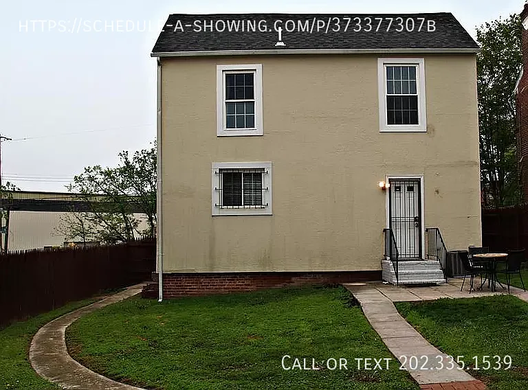 2008 Bryant St NE — Photo 10