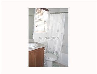 5th image of 596 Primrose Hill Ave