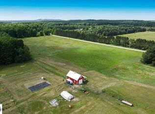 7946 Valley Rd, Honor, MI 49640