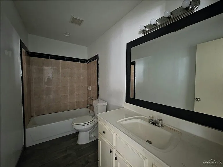 3001 Ashley Pl #3001 — Photo 8