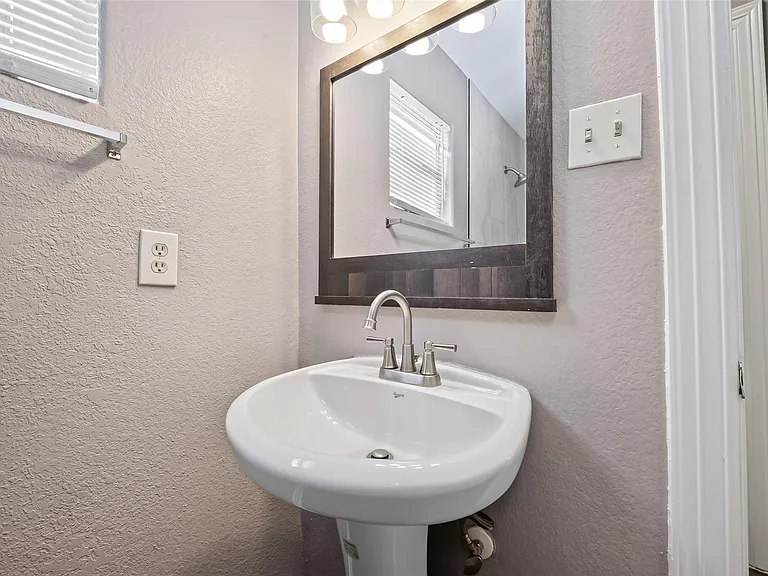10306 Fairland Dr — Photo 10