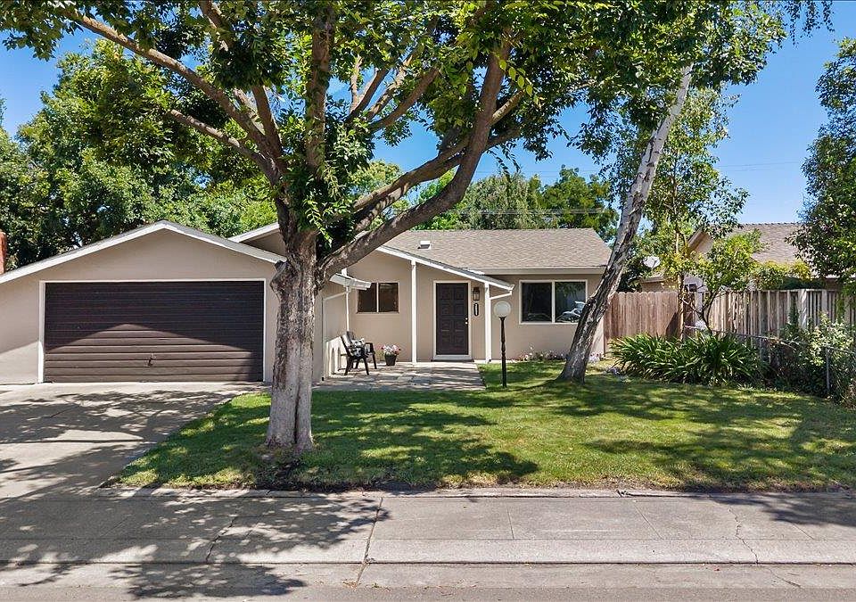 1st image of 2651 Manzanita Ave