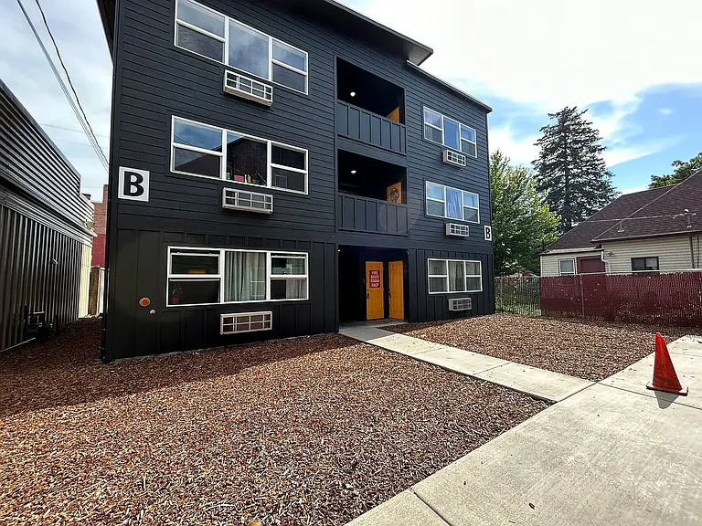 Convenient Community in Hillyard - 3018 E Everett Ave — Photo 7