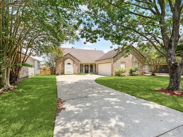 17473 Lake Iris Ave, Baton Rouge, LA 70817