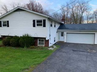 45 Mountain View Dr, Pleasant valley, NY 12569