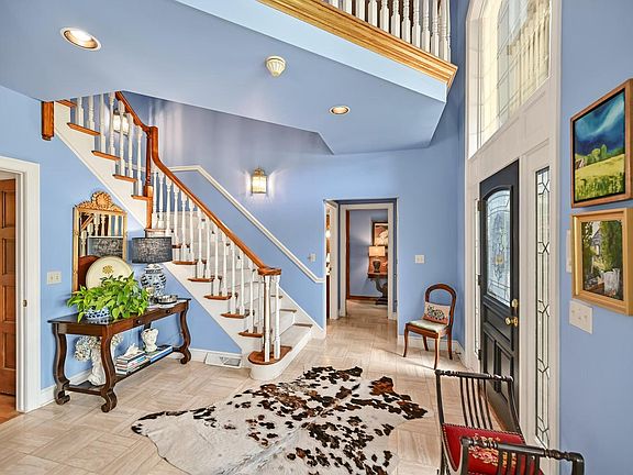 2nd image of 2835 W Golf CIRCLE