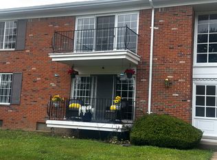 458 Fox Hills Dr N APT 8, Bloomfield Hills, MI 48304
