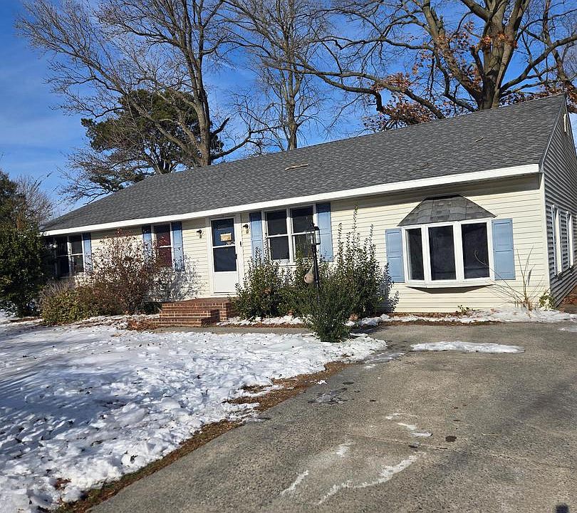 1st image of 113 Richardson Dr
