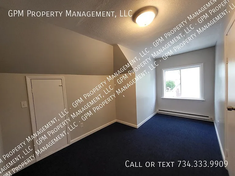 1563 Wilson Ave — Photo 10