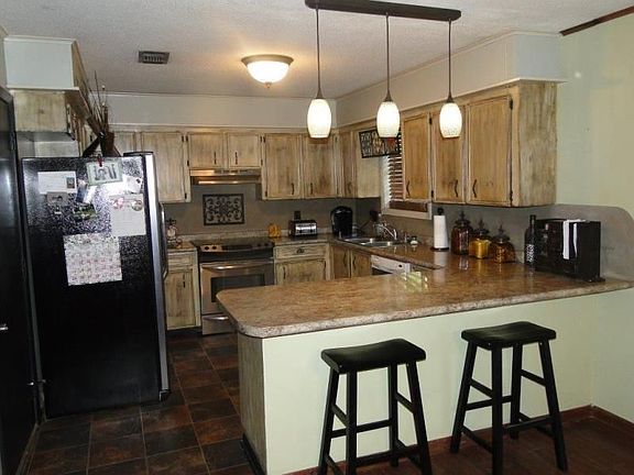 3rd image of 1803 Rosary Ln