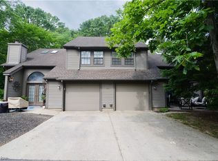 1293 Red Tail Hawk Ct, Youngstown, OH 44512