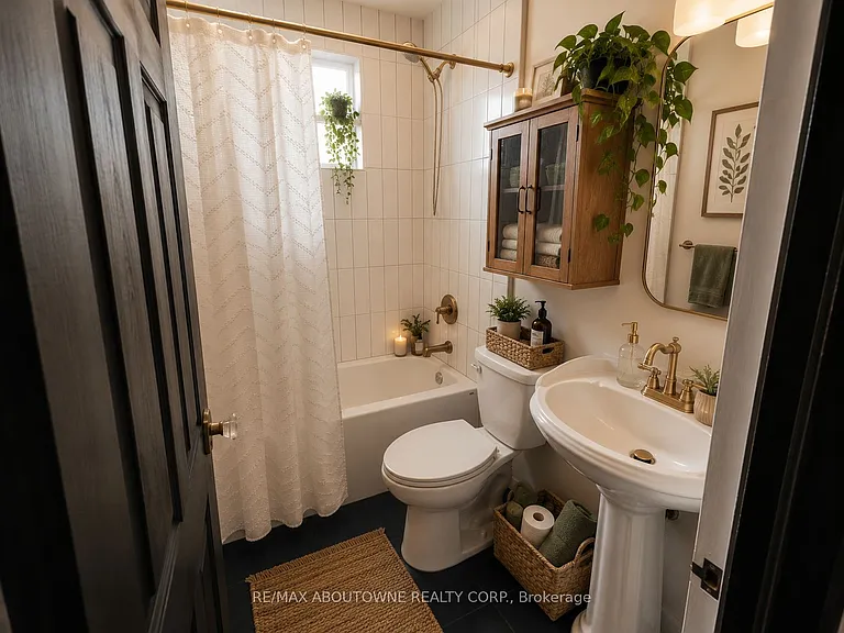 2373 King St E #51 — Photo 15